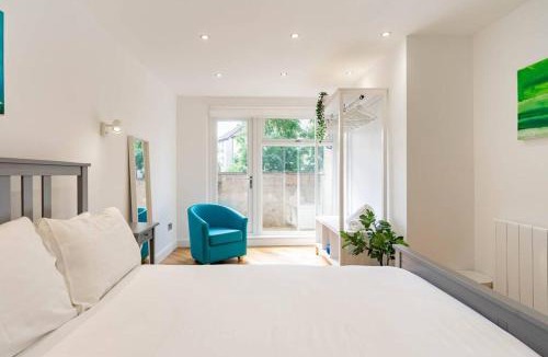 Dalry Apartment | Central, Bright 2 Bed Flat - Pool & Sauna