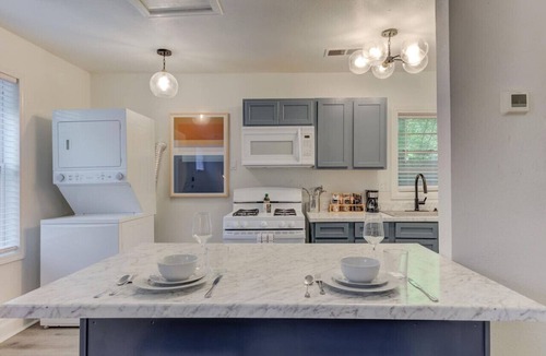 Cooper-Young Historic District House | Central | Bright & Modern | Cooper Young