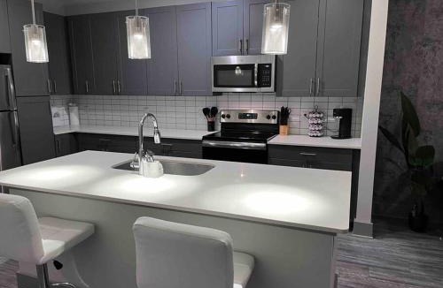 Lindridge-Martin Manor Apartment | Central Buckhead Suite