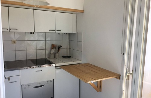 Cabourg Apartment | Central Cabourg Studio: Steps from Beach, Balcony, Parking, Elevator