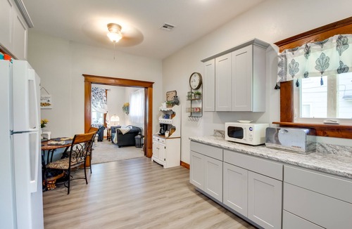 Chanute House | Central Chanute Historic Home w/Porch!