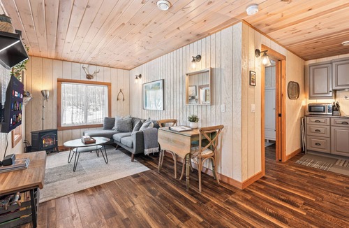 Huntsville Cottage | Central & Charming Huntsville Cottage Retreat- Fire Pit, WiFi, Forest Views!