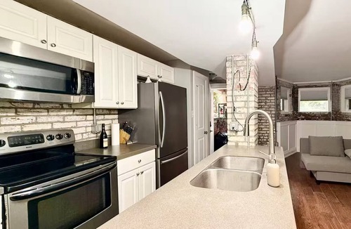 Cardozo House | Central Chic 1BR Apt Near Metro, off 14th st/U st!