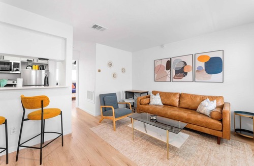 Hancock Apartment | Central Chic 1BR close to UT, Moody Center, & DT