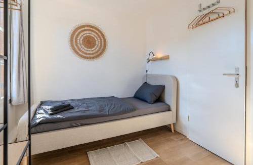 Zweisimmen Apartment | Central City Apartment 2 with Mountain View