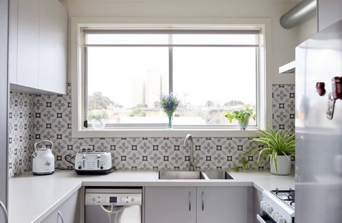 Collingwood North Apartment | Central Classic Collingwood Modern Apt.