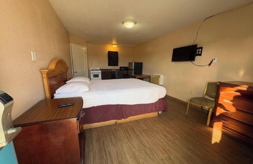 Flour Bluff Hotel | Central Coastal Texas Lodging Near NAS Base | Close to Gulf Coast Attractions