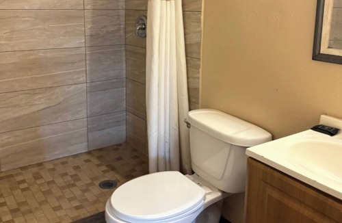 Flour Bluff Hotel | Central Coastal Texas Lodging Near NAS Base | Close to Gulf Coast Attractions