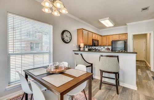 College Station House | Central College Station Townhome w/Community Pool