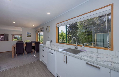 Wanaka House | Central Comfort in Wanaka