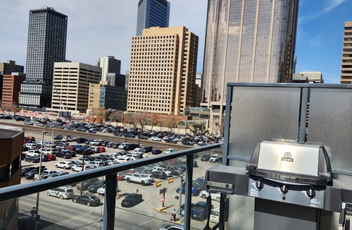 Connaught House | Central condo downtown