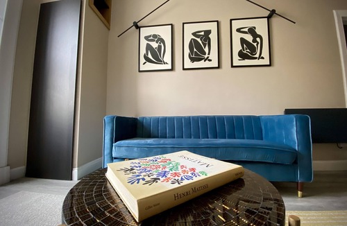 Tollcross Apartment | Central, cozy, clean apartment for couples