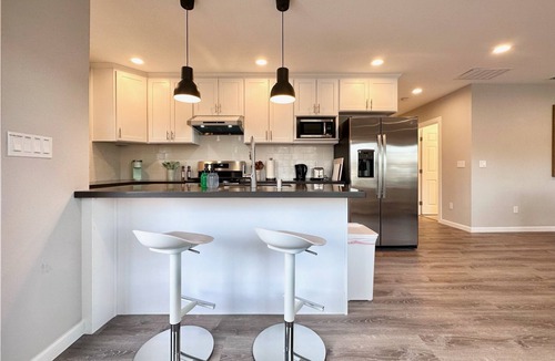 North Central House | Central Cozy New 3B2b home, San Mateo, CA