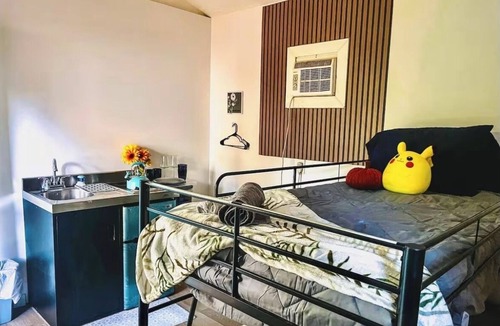 Sylvan Hills Apartment | Central Cozy Studio 11 Minutes From Downtown For Single, Couple, or A Child