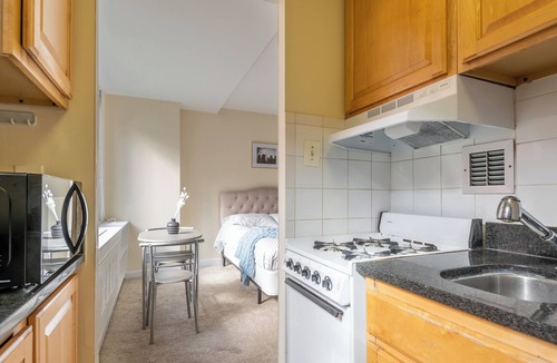 Rosslyn Apartment | Central & cozy studio 5min walk to Rosslyn metro