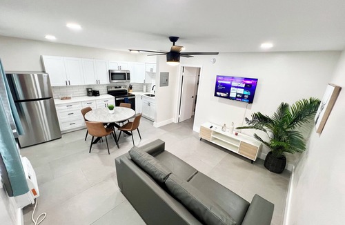 Lake Ridge Apartment | Central, Cute & Cosy 1Br 1Bath Apt in Lake Ridge
