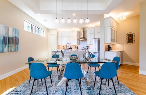 Oak Lawn House | Central Dallas-4 Bed Luxury Home