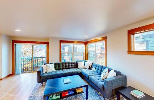 Atlantic House | Central District Hideaway