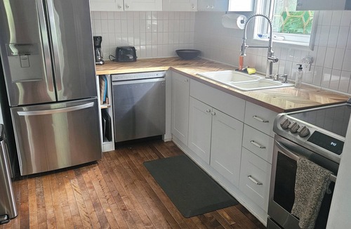 Saint John House | Central/Dog Friendly/Parking/AC