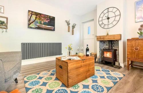 Edwinstowe House | Central, dog friendly, private courtyard