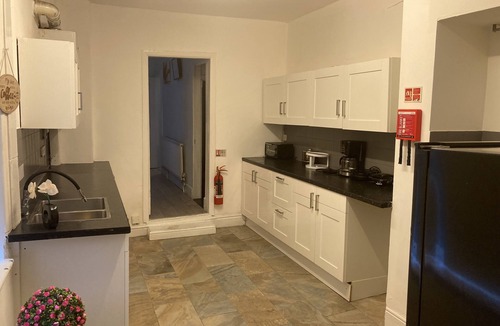 Doncaster House | Central Doncaster Mansion