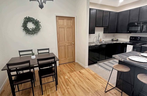 Historic Downtown La Crosse Apartment | Central Downtown La Crosse, Wisconsin with flex space