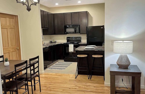 Historic Downtown La Crosse Apartment | Central Downtown La Crosse, Wisconsin with flex space
