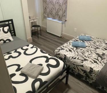 Grange Park House | Central Downtown New Year Stay- Self Checkin & Free Wifi