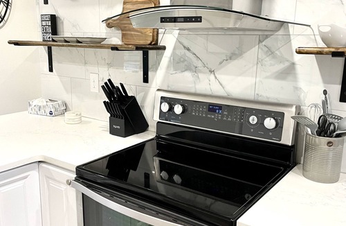 Hough Apartment | Central duplex with 3 bed/2bth near Hough Park