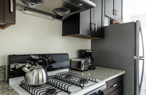 Eagle Rock Apartment | Central Eagle Rock - Close To Shops & Dining