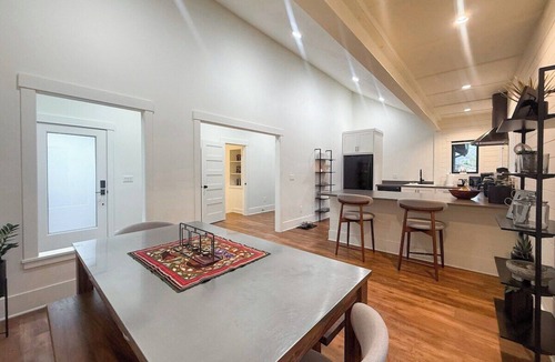 Newberg House | Central extended stay cottage with a modern charm