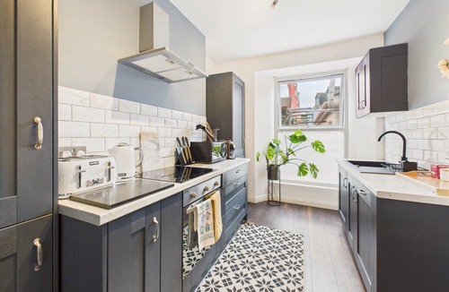 Mylor Churchtown Apartment | Central Falmouth Flat with Free Parking