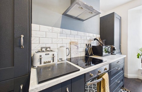 Mylor Churchtown Apartment | Central Falmouth Flat with Free Parking