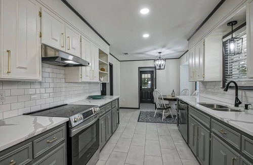 Park Forest - LA North House | Central Family Get-A-Way
