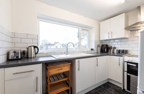 Shirley Apartment | Central Flat, Off-Road Parking