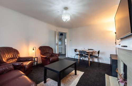 Shirley Apartment | Central Flat, Off-Road Parking