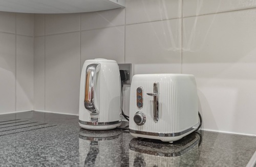 Queenhithe Apartment | Central Flat Steps from St. Paul’s