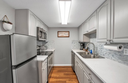 Frisco Original Donation House | Central Frisco Townhouse | Walk to Cafes & Bars