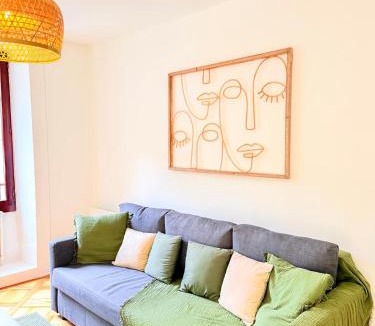 Plainpalais Apartment | Central Geneva Cozy Apartment
