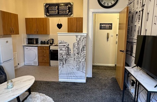 Glasgow Westend Apartment | Central Glasgow Apt - Sleeps 2 & Freeparking