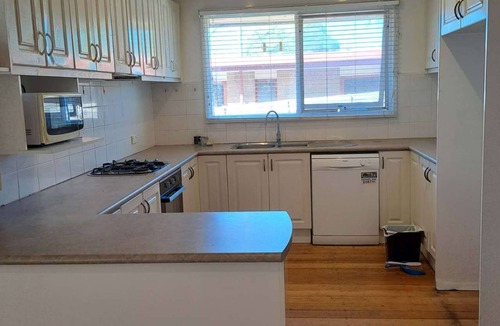 Glen Waverley House | Central glen, Ideal family heaven!