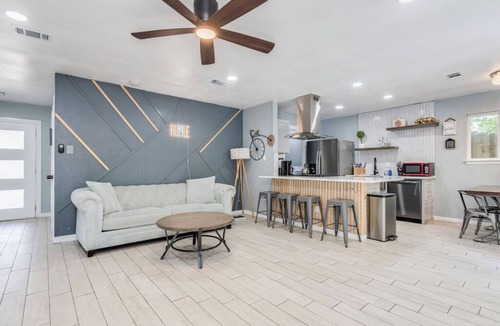 Austin House | Central/Heated Pool/Spa/Billiard Table/BBQ/Arcade/Shuffleboard