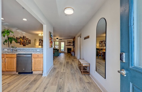 Helen Condo | Central Helen – 1st Floor | Walk Everywhere!