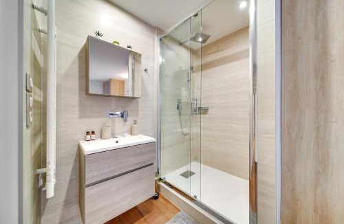 Gaillon Apartment | Central Historical Studio by Architect - Louvre