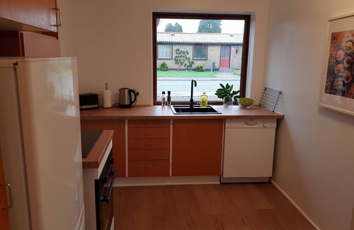 Billund Apartment | Central Holiday Apartment in Billund - 500 m from Lego House