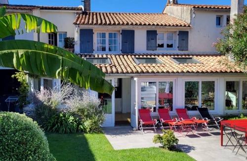 Les Portes-en-Re House | Central House with Terrace and Pool