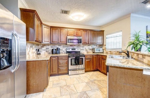 South Central Houston House | Central Houston Home - Near RODEO ~ Medical Center & Downtown