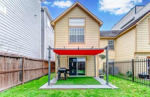 South Central Houston House | Central Houston Home - Near RODEO ~ Medical Center & Downtown