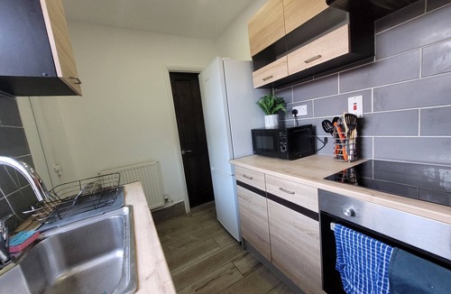 Ipswich House | Central Ipswich Stay: 2-Bed, Courtyard Garden & Work-Friendly