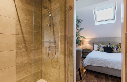 Knutsford Apartment | Central Knutsford Loft Apartment